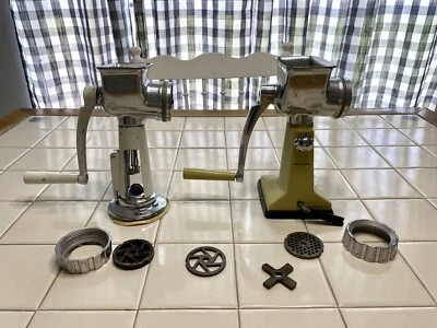 Lote de 2 Belos Moedores de Carne Vintage RIVAL GRIND O MAT Picador de Alimentos Modelo 303 - Imagem 1 de 4