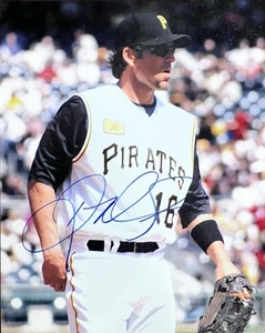 Doug Mientkiewicz SIGNED AUTOGRAPHED 8x10 Photo Pittsburgh PIRATES - Picture 1 of 2