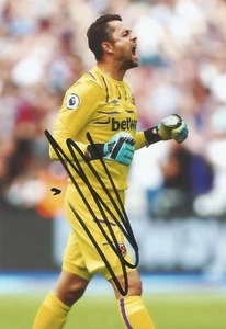 WEST HAM & POLAND: LUKASZ FABIANSKI SIGNED 6x4 ACTION PHOTO+COA - Picture 1 of 1