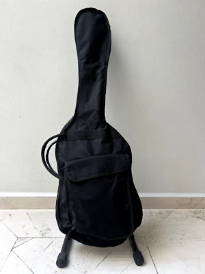 Guitarra Eléctrica Yamaha ERG 121C (equipo completo y accesorios). - Image 1 of 4