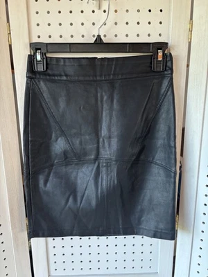 Minifalda lápiz Forever 21 negra de imitación de cuero para mujer pequeña Foto 1 de 3