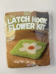 DIY Latch Hook Flower Kit - Picture 1 of 4