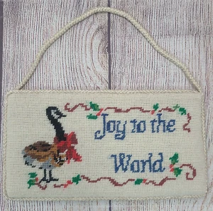 Decoración colgante de pared vintage de Navidad bordada de lana artesanal de Pekín 4" x 8" - Imagen 1 de 4