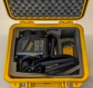 Fuji FUJINON Techno-Stabi Third Generation Binoculars w/ original case - Picture 1 of 11