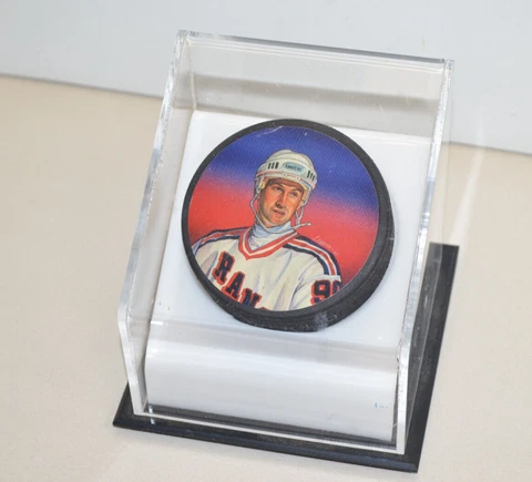 Vintage WAYNE GRETZKY NHL Hockey Puck Souvenir New York Rangers 1996  Display Cover