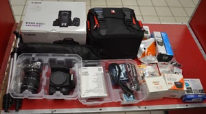 Kit Canon EOS Rebel EOS 850D con molti accessori - Foto 1 di 21