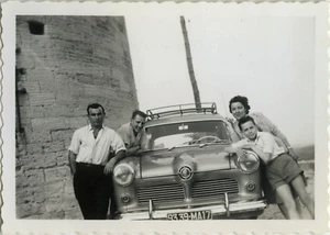 ALTES FOTO - VINTAGE SNAPSHOT - AUTO AUTO AUTO FAMILIE - CAR FAMILY 1954 - Bild 1 von 1
