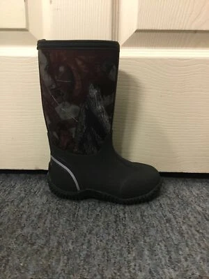 Nuevas botas de montaña ahumadas para niños 2735C camuflaje anfibio 9” botas estilo estiércol talla 10 Foto 1 de 4