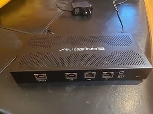 Router inalámbrico Gigabit Ubiquiti Networks ERLite-3 de 3 puertos - Imagen 1 de 4