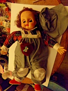 28 in baby doll VINTAGE thumb sucker over 40yrs old soft body - Picture 1 of 3
