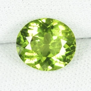 2.90 ct TOP LUSTROUS  NICE GREEN  NATURAL PERIDOT Gems - Oval See Vdo ED - Picture 1 of 2