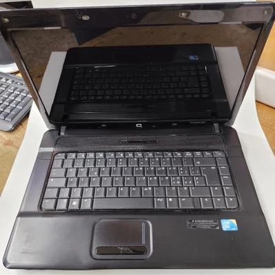 Notebook Compaq 610 Non Funzionante – Si Accende Ma Schermo Nero – Solo Parti - Immagine 1 di 4