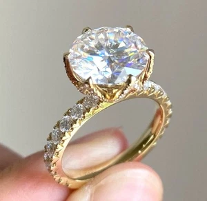 RARO anello solitario con diamanti bianchi trattati certificati 6,10 ct in... - Foto 1 di 7