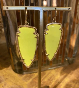 RARE Kendra Scott Neon Yellow Skylar Earrings In Gold - Picture 1 of 7