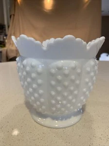 Vintage Fenton weiß Nägel Milchglas Bonboniere - Bild 1 von 7