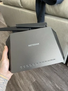 NETGEAR R7600 Nighthawk AC1750 Smart WiFi Router - R6700-100NAS - Zdjęcie 1 z 3