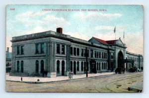 Postcard IA Des Moines Union Passenger Station Vtg View K9 - Picture 1 of 2