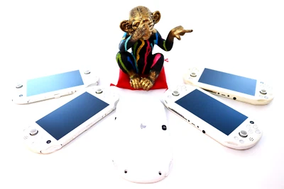 SONY PS Vita PCH-2000 White Console Only Select 3Rank【1Day Shipping】 - Image 1 of 4