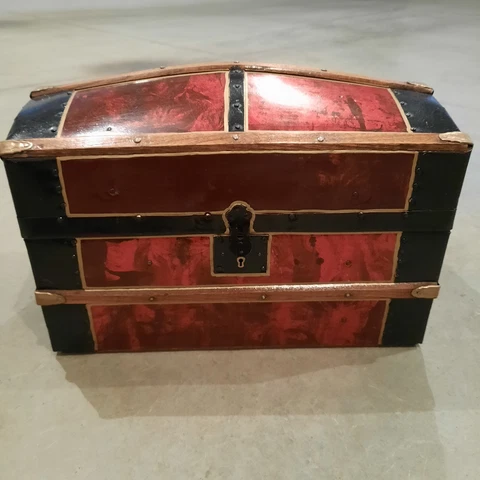 ~RARE!~ Antique RED Dome Hump Top Trunk Steamer Wooden Salesman/Child/Doll Chest Cover