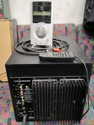 LOGITECH Z-5500 SUBWOOFER (tested And Working) + Control Pod + Remote Control  - Immagine 1 di 4
