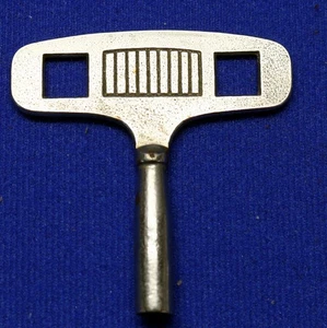 Antiguo NOS Metal Ala Grande Resistente Reloj Llave Tamaño ~ 4.00mm - Imagen 1 de 3