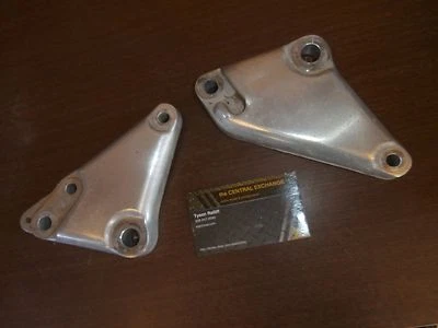 80 81 Honda CM 400 Custom CM400C Swingarm Stiffener Peg Swingarm Mount Pivot Set - Imagem 1 de 4