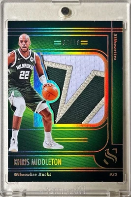 Parche Prime 2024 Panini Silhouette Khris Middleton Holo Gold Game usado/10 RARO Foto 1 de 4