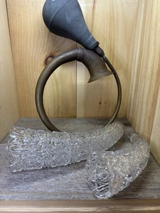 Antike Messing gebogene Autohupe gebraucht Gummibirne - und 2 Pressglas Füllhorn - Bild 1 von 22