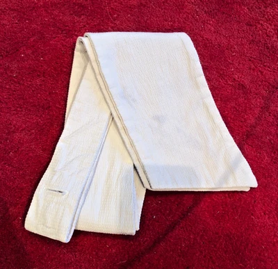 Asiento de caza de equitación blanco para exhibición de corbata de stock inglés Foto 1 de 3