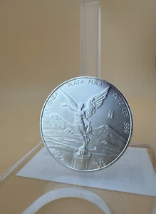 2012 Mexico 1 oz Silver Libertad Uncirculated Coin Mexican Mint - Picture 1 of 8