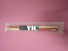 Vic Firth American Classic 5B Vic Grip (5BVG) Holz-Drumsticks