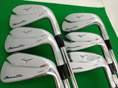 Mizuno Pro 225 Iron Set 5-9,Pw 6pc Flex Regular Dynamic Gold 95 R300 Steel - Image 1 of 4
