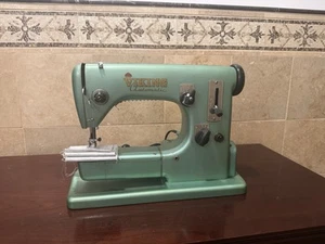 RARE Viking Husqvarna Type 21 sewing machine Made In Sweden - Antique No Reserve - Picture 1 of 20