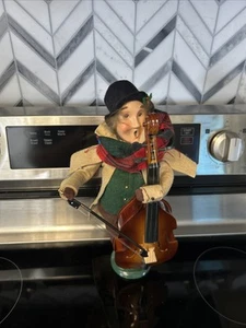 Byers Choice 2005 Magnificent Musical Waite Man with Base - Picture 1 of 10