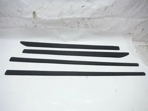 PANEL DE DECORACIÓN CUBIERTA MOLDURA DELANTERA/TRASERA E IZQUIERDA/DERECHA SUZUKI 990C0-990YC - Imagen 1 de 9