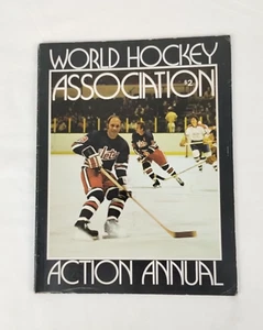 1972-73 World Hockey Association Action Annual Magazine (Bobby Hull cover) - Bild 1 von 4