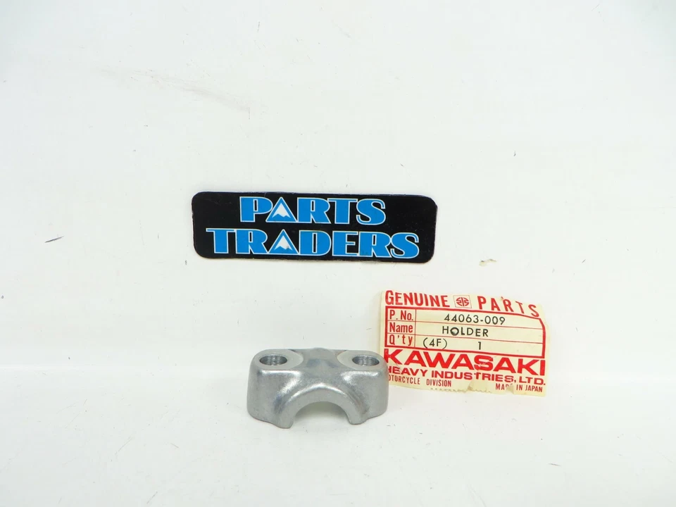 Abrazadera de eje delantero original Kawasaki KD125 KE125 KS125 KX125 44063-009 NUEVO DE STOCK  Foto 1 de 1