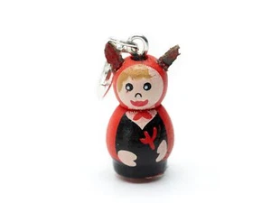 Teufel Glückspüppchen Charm Miniblings Anhänger Devil Belzebub Glücksbringer - Picture 1 of 4