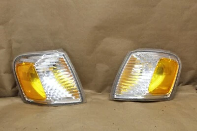 Par de luces intermitentes Ford Explorer Sport Trac 2001-2005 Foto 1 de 4