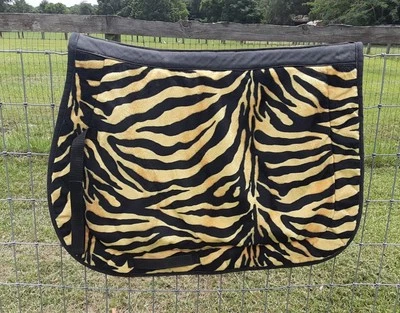 Used LN Horse English Quilted Dressage Square Saddle Pad Gold Black Zebra - Image 1 of 4