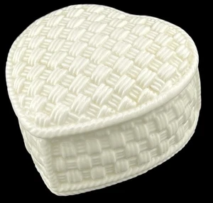 Tiffany & Co Web Herz Schmuckschatulle Creme Porzellan Sybil Connolly Irland 3" - Bild 1 von 5