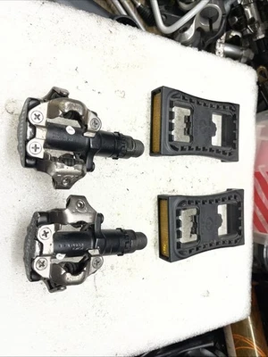 Shimano PD-M520 Clipless SPD Pedals Black Dual-Sided MTB,Pd-22 Platforms - Image 1 of 4