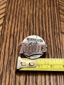 Prendedor de gorra de béisbol vintage 1992 Minnesota Twins peltre MLB solapa S3 ENVÍO GRATUITO - Imagen 1 de 2