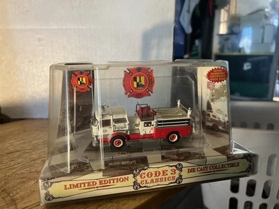 Camión tipo clásico Code 3 Baltimore Mack C Pumper #34 edición limitada  Foto 1 de 4