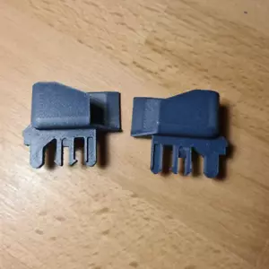 Clip di Fissaggio Copertura Bagagliaio per Audi A4 8W B9 – Coppia, Nero, Nuovo - Foto 1 di 2