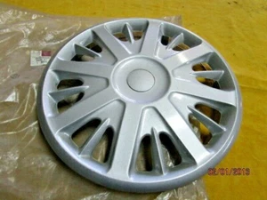 UN ENJOLIVEUR DE ROUE 15 POUCES CITROEN PEUGEOT ref 9406.51 - Imagen 1 de 3