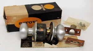 ARROW CO Tudor SATIN CHROME Door Knob Privacy Lock Set Mid Century Modern 2 1/8" - Picture 1 of 2