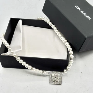 Echte Chanel "unbenutzt" Halskette Coco Mark Strass Perle 24 Karat Silberfarben mit BOX - Bild 1 von 16