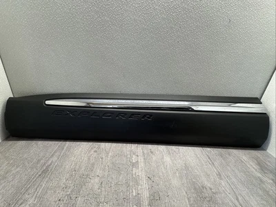 2020 2021 FORD EXPLORER FRONT LEFT DRIVER DOOR MOLDING,WITH CHROME TRIM OEM - Image 1 of 4