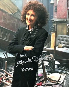 Television Autograph: ANITA DOBSON (EastEnders) Signed Photo - Picture 1 of 1